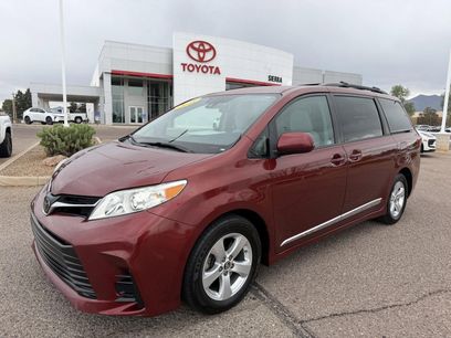 Used 2018 Toyota Sienna LE w/ Carpet Mat Package