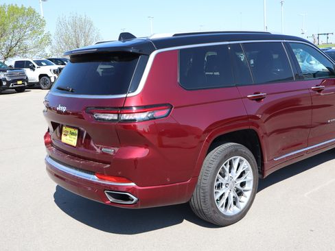 Used 2024 Jeep Grand Cherokee L Summit AWD/4WD image 7