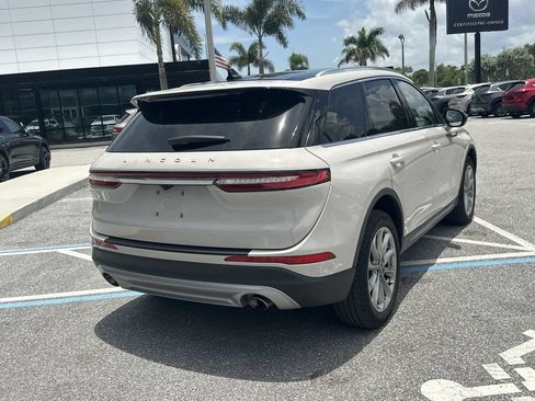 Used 2020 Lincoln Corsair AWD w/ Premium Package image 7