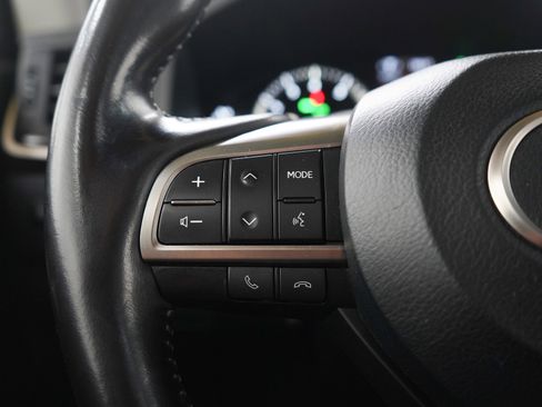 Used 2021 Lexus LX 570 4WD w/ Luxury Package image 29