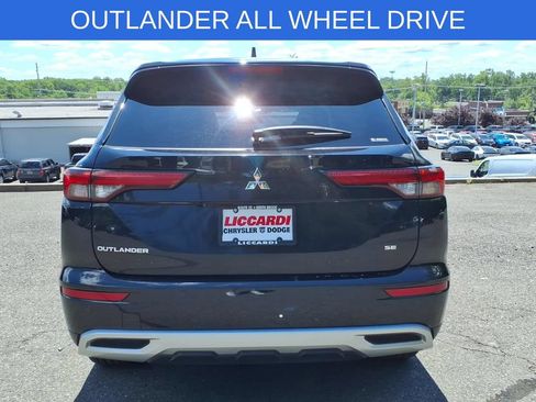 Used 2024 Mitsubishi Outlander AWD image 5