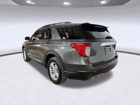 Used 2020 Ford Explorer XLT w/ Equipment Group 202A AWD/4WD image 3
