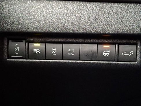 New 2024 Toyota Venza Limited image 23