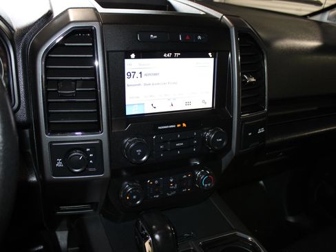 Used 2019 Ford F150 XLT w/ Equipment Group 302A Luxury AWD/4WD image 18