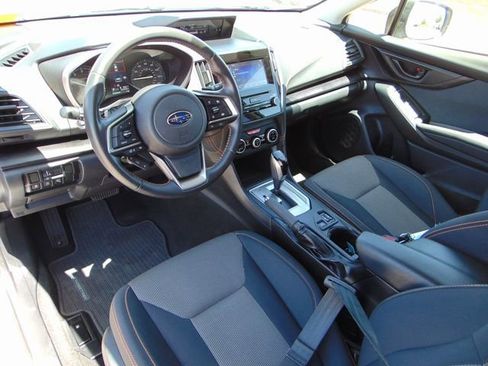 Certified 2022 Subaru Crosstrek 2.0i Premium w/ Moonroof Package AWD/4WD image 11