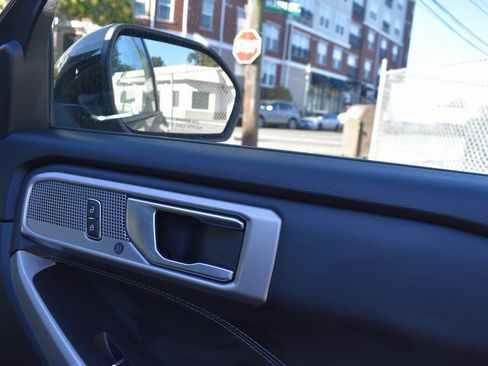 Used 2024 Ford Explorer Limited image 21