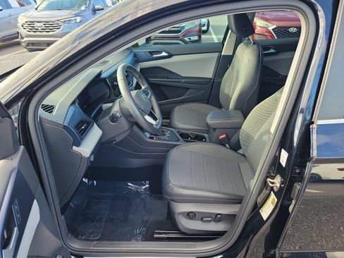 Certified 2023 Volkswagen Taos SE w/ Panoramic Sunroof Package FWD image 17