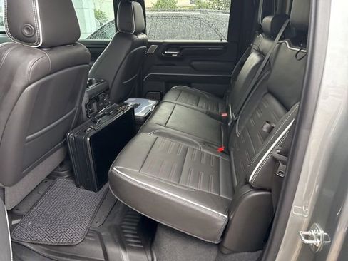 Used 2026 GMC Sierra 2500 AT4X image 4