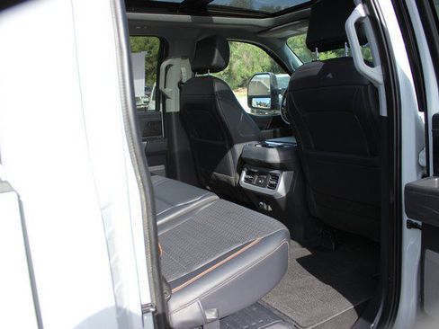 Used 2025 Ford F250 Lariat w/ Black Appearance Package AWD/4WD image 17