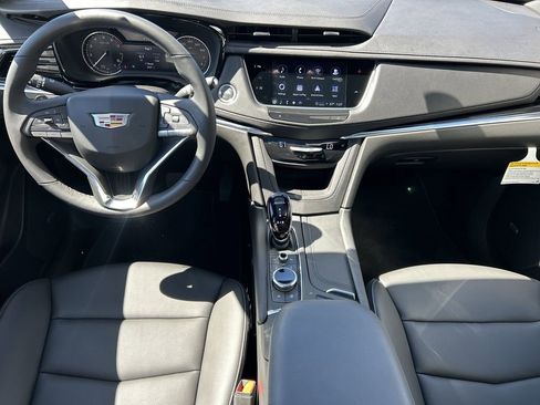 New 2025 Cadillac XT6 Luxury FWD image 13