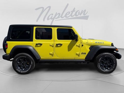 Used 2023 Jeep Wrangler Unlimited w/ Cold Weather Group AWD/4WD image 7