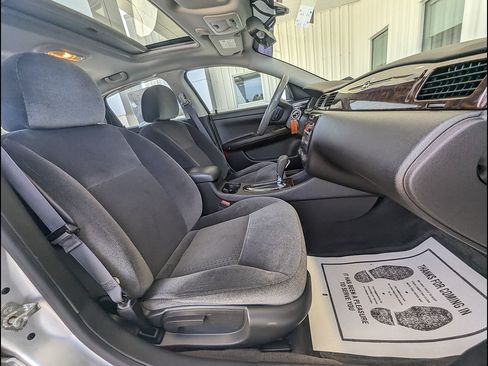 Used 2015 Chevrolet Impala LT w/ LT Sunroof Package FWD image 21