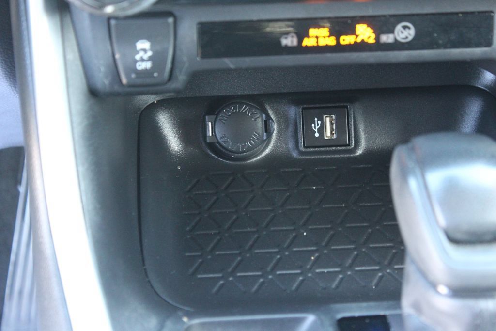 Used 2024 Toyota RAV4 LE AWD/4WD image 21