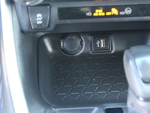 Used 2024 Toyota RAV4 LE AWD/4WD image 21