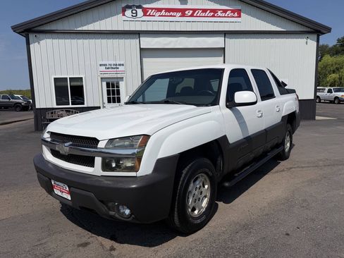 Used 2003 Chevrolet Avalanche 4x4 image 1