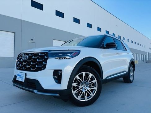 New 2025 Ford Explorer Platinum image 1