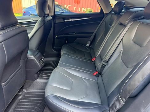 Used 2019 Ford Fusion Titanium FWD image 16