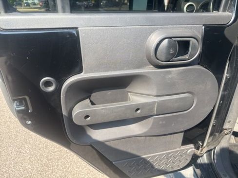 Used 2008 Jeep Wrangler Unlimited Sahara w/ Dual Top Group image 23