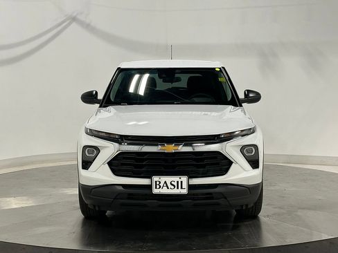 Used 2025 Chevrolet TrailBlazer LS w/ LS Convenience Package FWD image 9