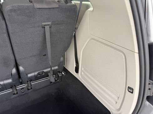 Used 2016 Dodge Grand Caravan SXT w/ Rear Park Assist Package image 30