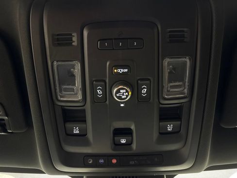 Used 2023 GMC Yukon AT4 AWD/4WD image 26