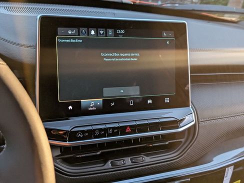 New 2026 Jeep Compass Latitude image 16