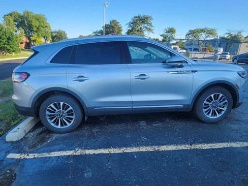 Used 2023 Lincoln Nautilus AWD w/ Premium Package image 12