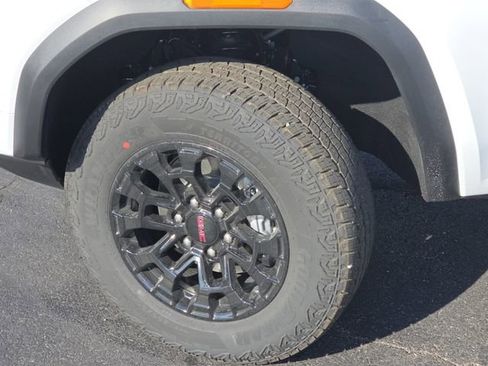 New 2026 GMC Canyon Elevation w/ Convenience Package image 25