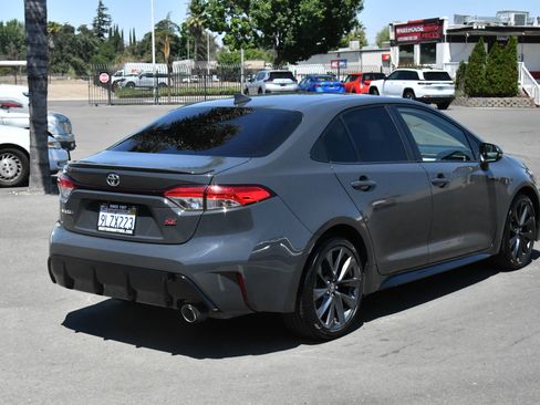Used 2023 Toyota Corolla SE w/ SE Premium Package FWD image 8