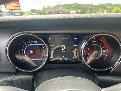 Used 2022 Jeep Gladiator Mojave w/ Cold Weather Group AWD/4WD image 42