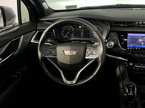 Used 2025 Cadillac XT6 Premium Luxury image 41