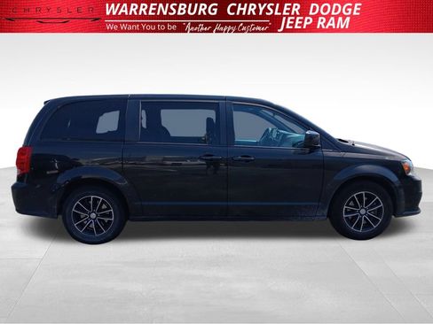 Used 2019 Dodge Grand Caravan GT FWD image 2