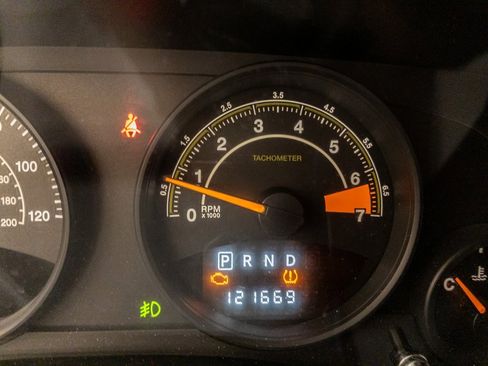 Used 2014 Jeep Compass Sport w/ Power Value Group image 15