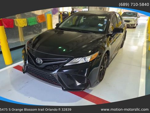 Used 2018 Toyota Camry XSE FWD image 1