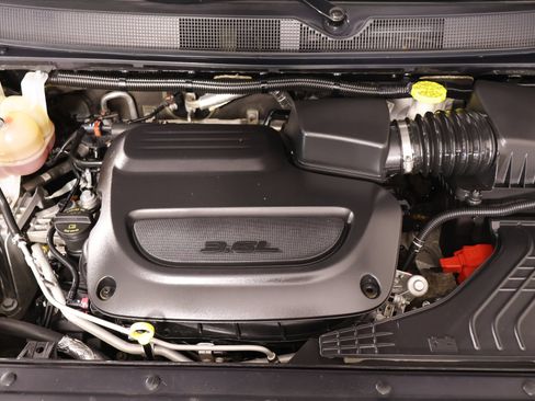 Used 2022 Chrysler Pacifica Touring-L FWD image 20