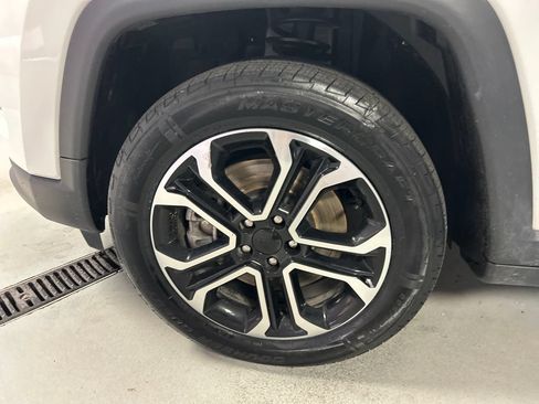 Used 2023 Jeep Compass Limited AWD/4WD image 9