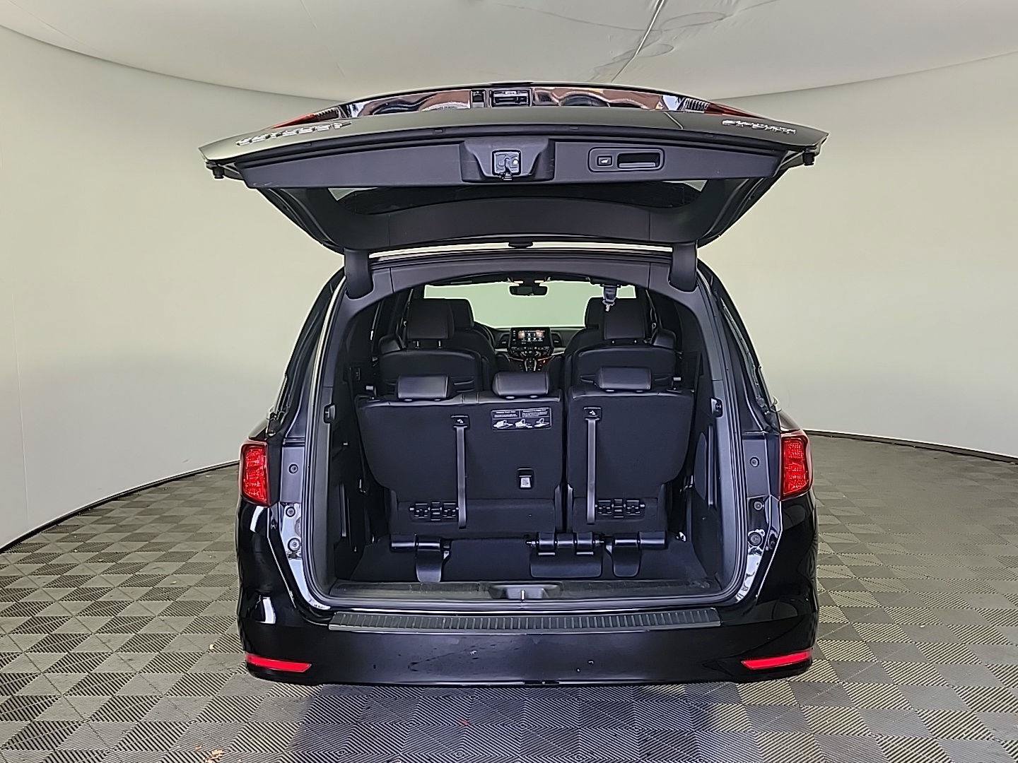 Certified 2023 Honda Odyssey Sport image 6