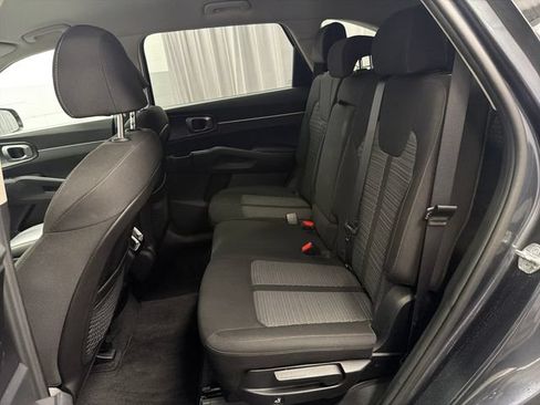 Certified 2023 Kia Sorento LX AWD/4WD image 15