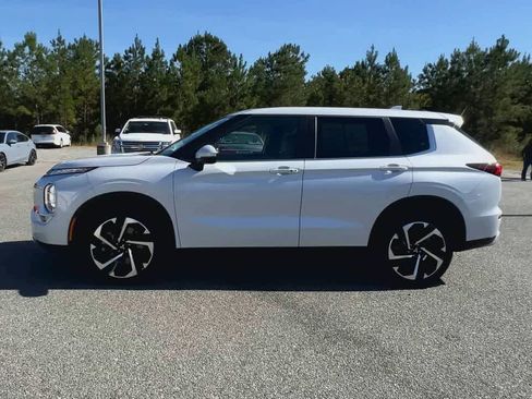 Used 2024 Mitsubishi Outlander SE image 5