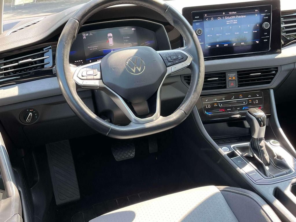 Used 2025 Volkswagen Jetta SE FWD image 12