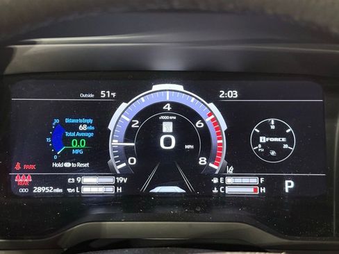 Used 2025 Toyota Tundra Limited AWD/4WD image 25