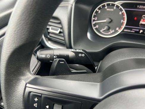 Used 2024 Nissan Rogue SV image 20