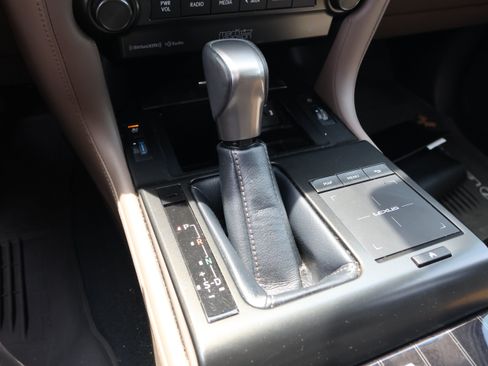 Used 2023 Lexus GX 460 Luxury w/ Accessory Package AWD/4WD image 30