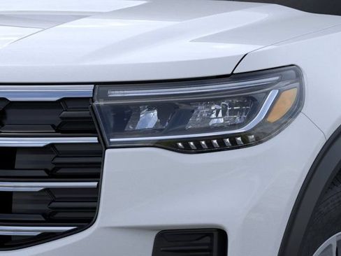 New 2026 Ford Explorer Active RWD image 18