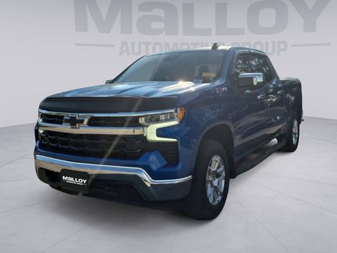 Used 2022 Chevrolet Silverado 1500 LT w/ Z71 Off-Road Package AWD/4WD image 1