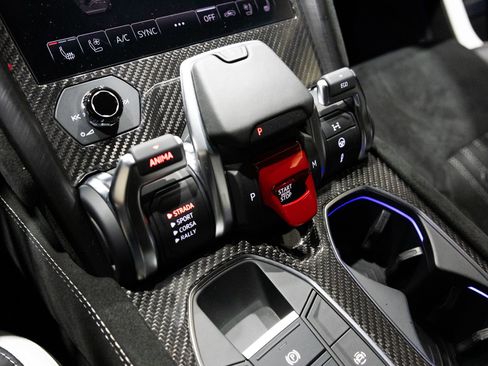 Used 2024 Lamborghini Urus Performante image 36