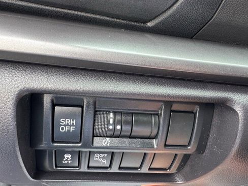 Used 2017 Subaru Impreza 2.0i Limited image 12