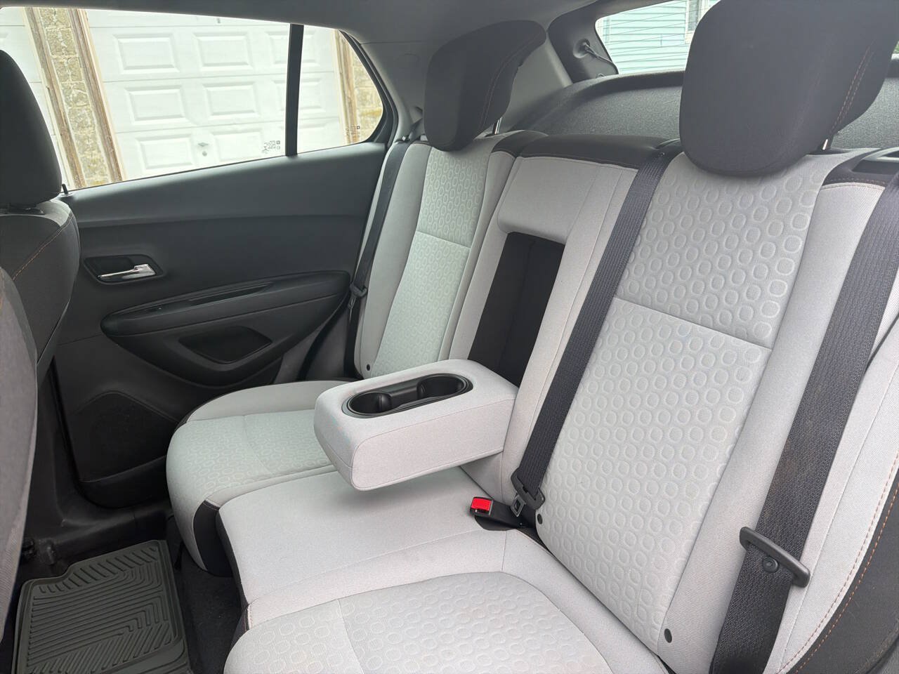 Used 2018 Chevrolet Trax LS AWD/4WD image 17