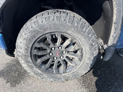 Used 2022 GMC Sierra 1500 AT4X image 11