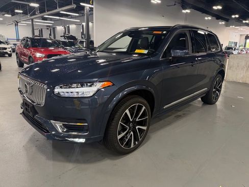 Used 2023 Volvo XC90 B5 Plus w/ Protection Package Premier AWD/4WD image 1